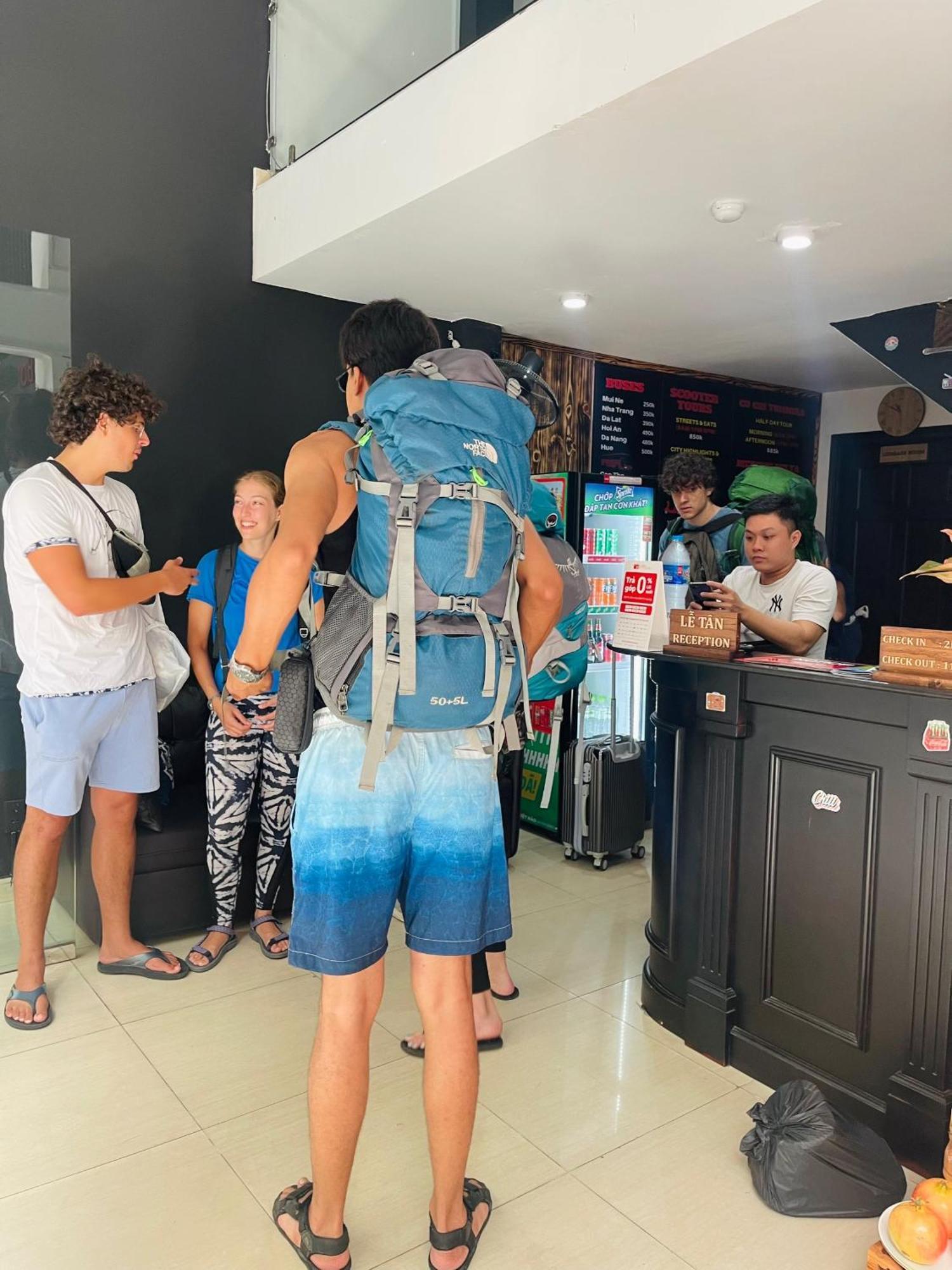 Saigon Hub Hostel Ho Chi Minh City Bagian luar foto
